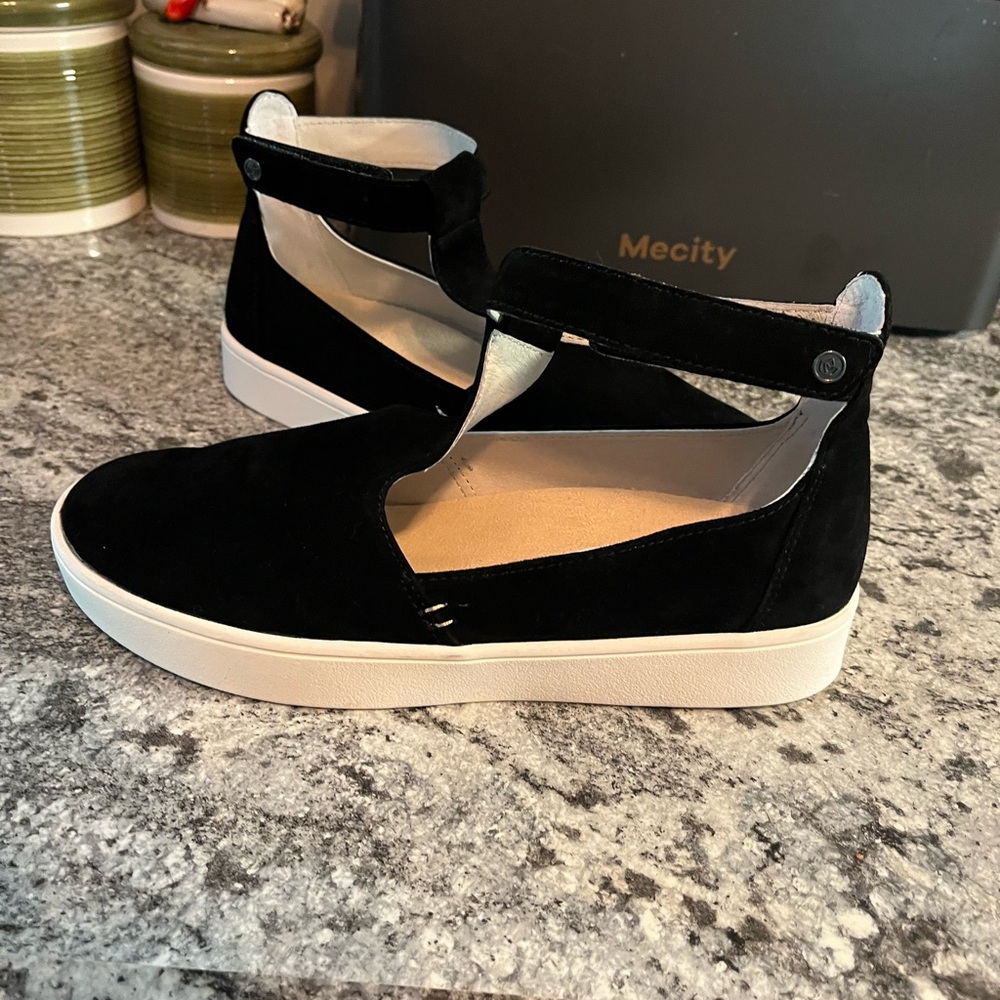 Spenco Indigo Orthopedic Sneaker - Classic | Black | 8.5B NWOB